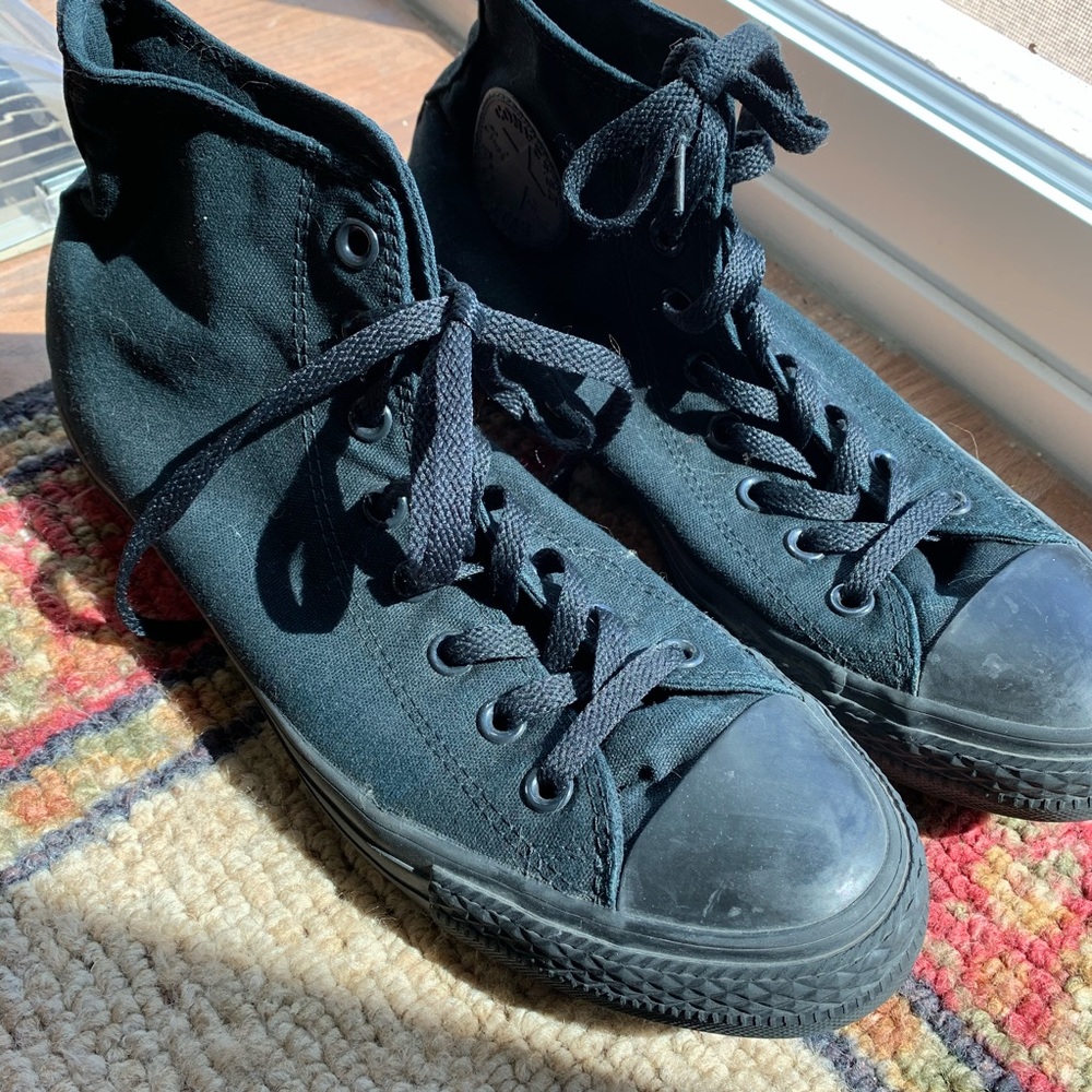 Men’s black Converse All star sneakers sz 9 good